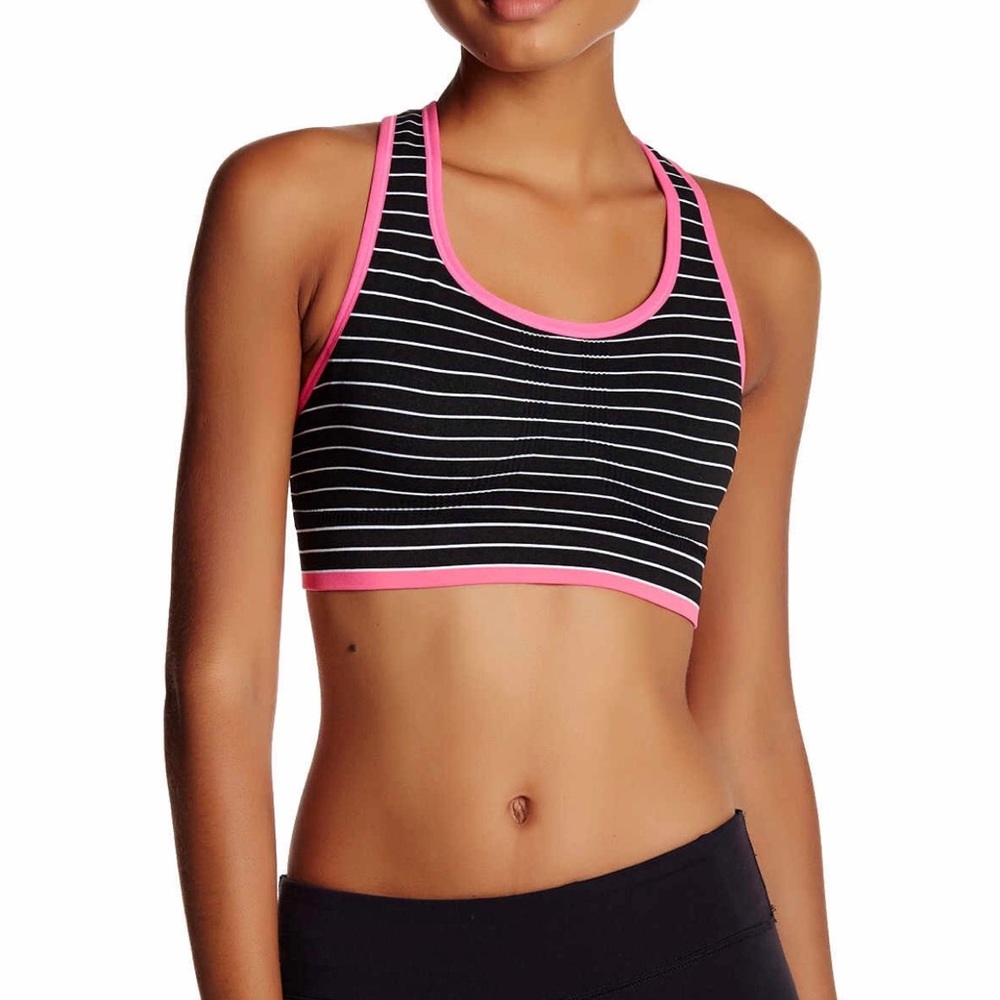 Crisscross Back Sports Bra in Black